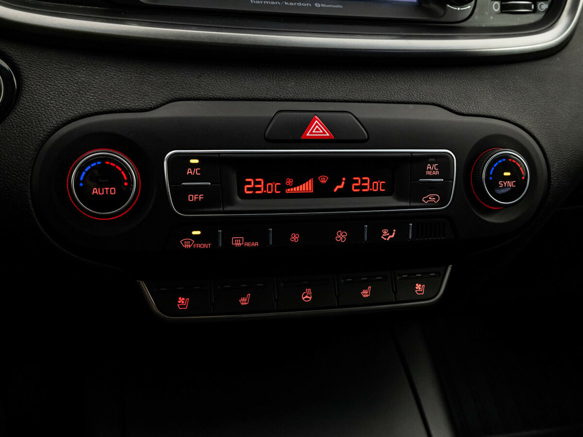 Купить Kia Sorento с пробегом. Фото: #11