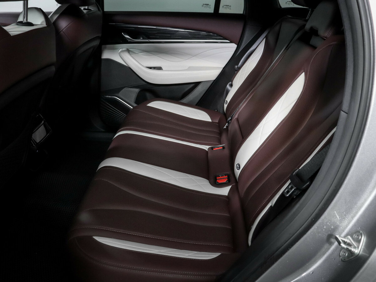 Купить Geely Monjaro с пробегом. Фото: #9