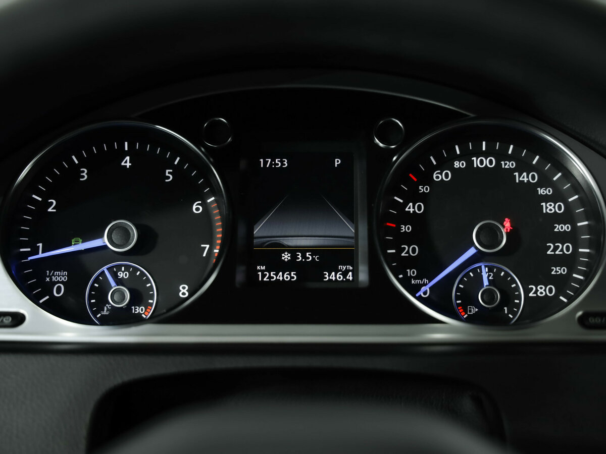 Купить Volkswagen Passat с пробегом. Фото: #11
