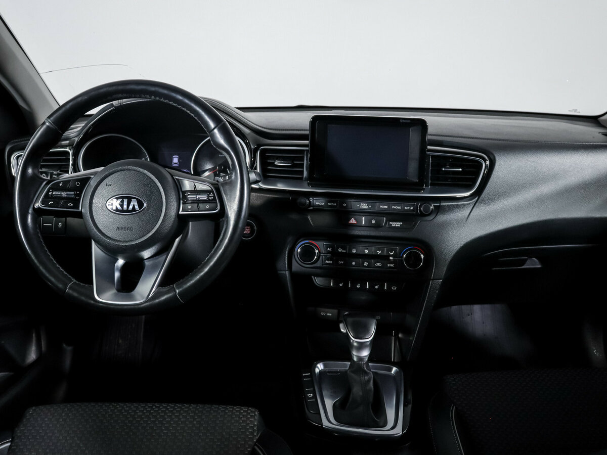 Купить Kia Ceed с пробегом. Фото: #8