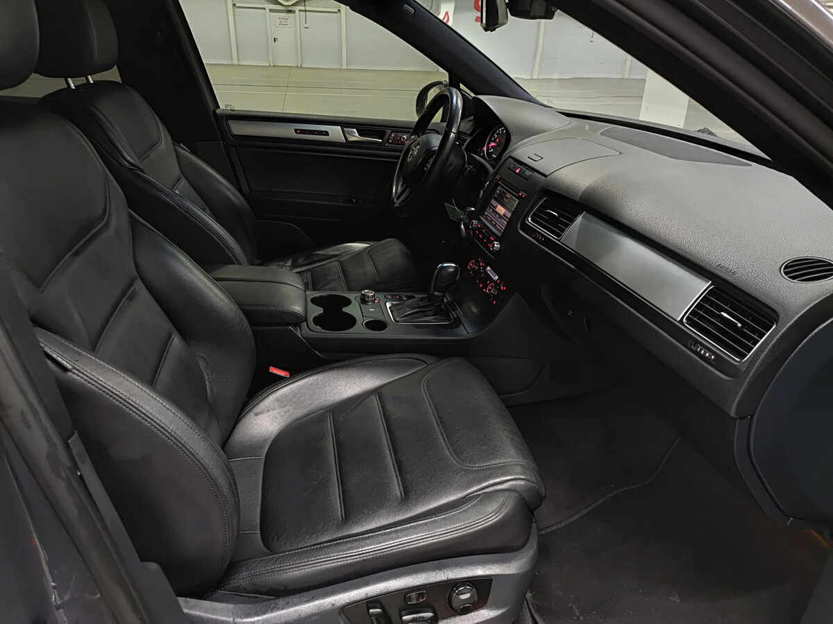 Купить Volkswagen Touareg с пробегом. Фото: #10