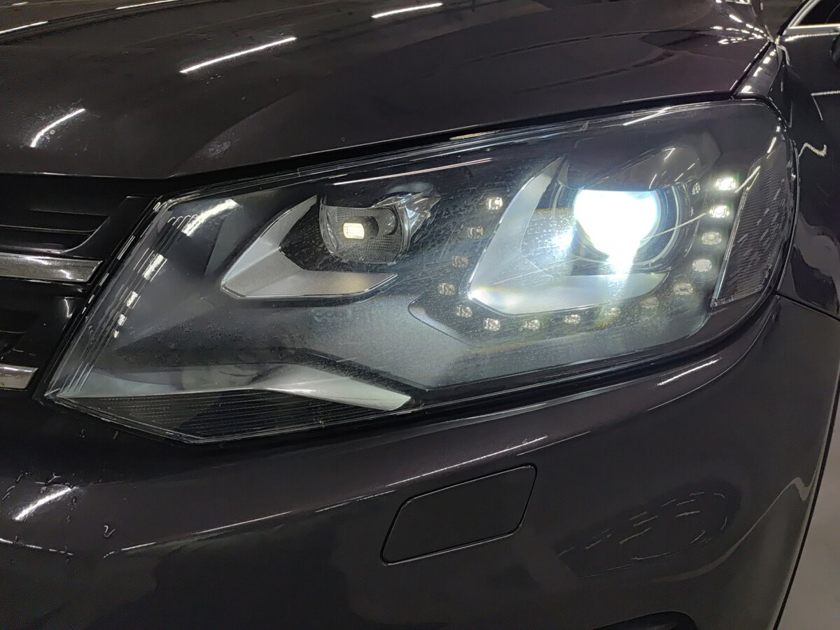 Купить Volkswagen Touareg с пробегом. Фото: #16