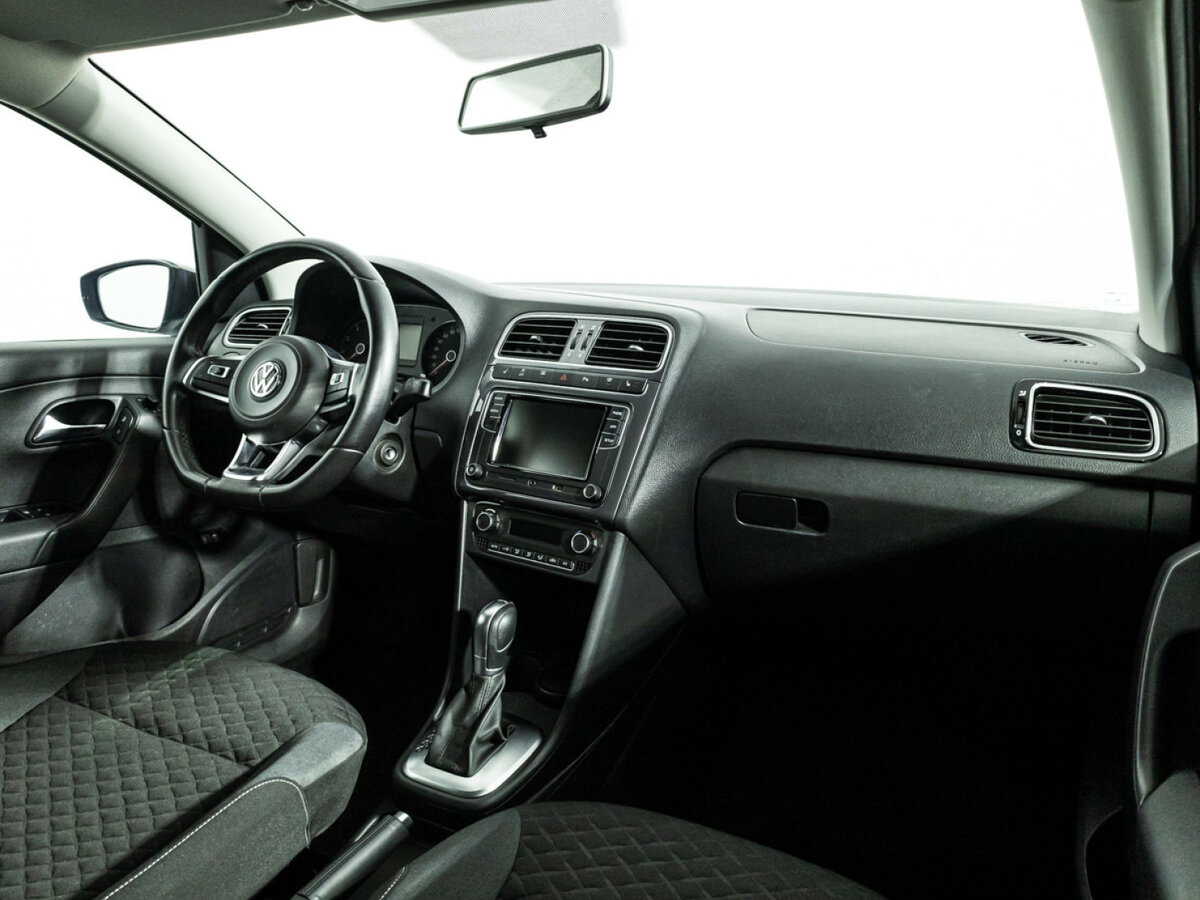 Купить Volkswagen Polo с пробегом. Фото: #8