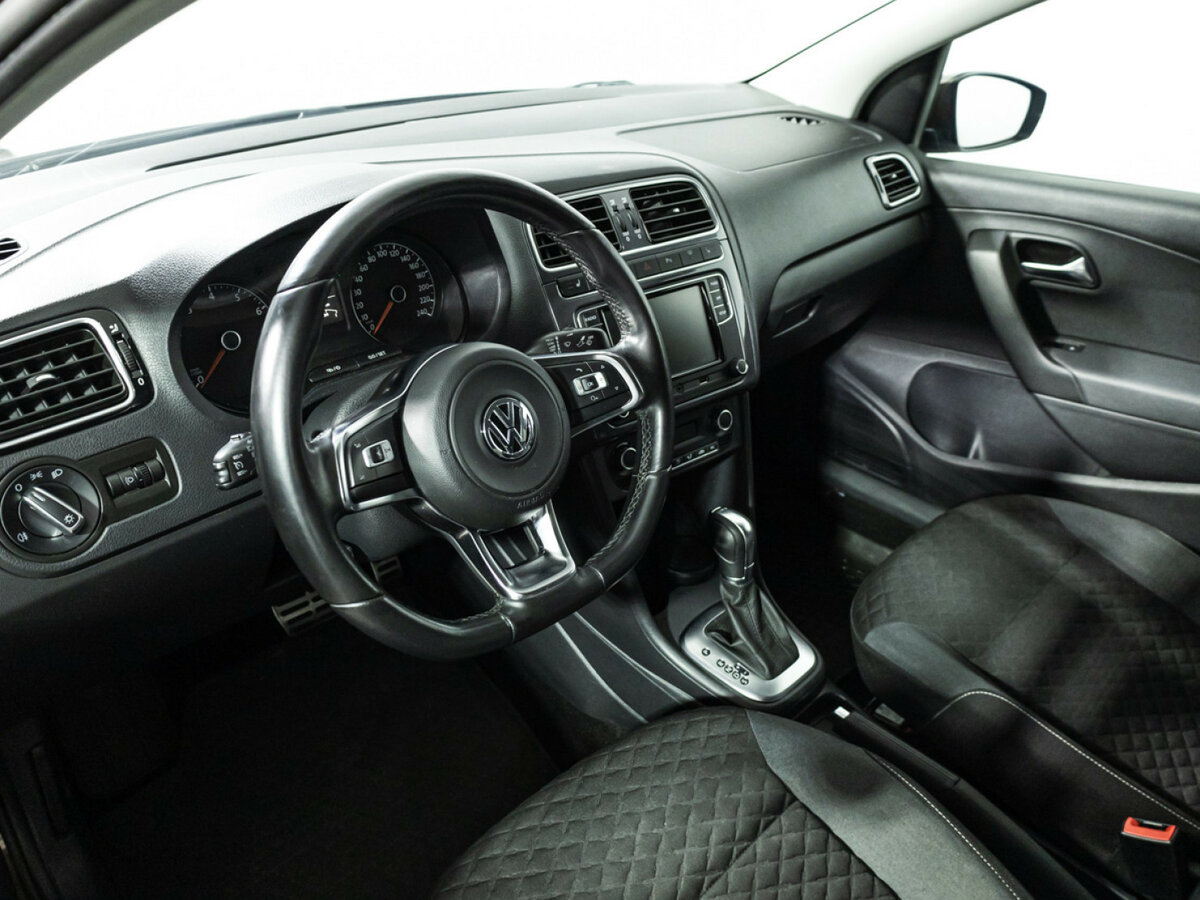 Купить Volkswagen Polo с пробегом. Фото: #10