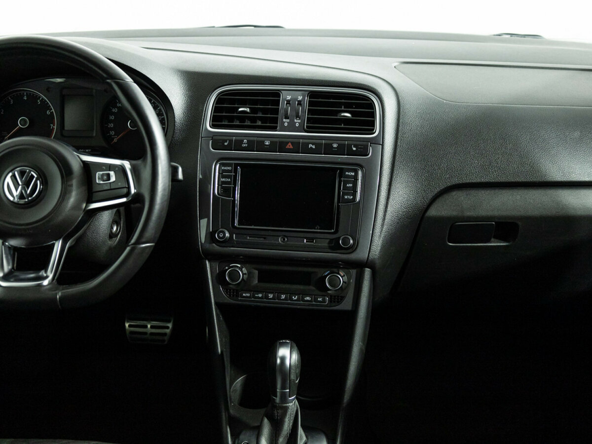 Купить Volkswagen Polo с пробегом. Фото: #13