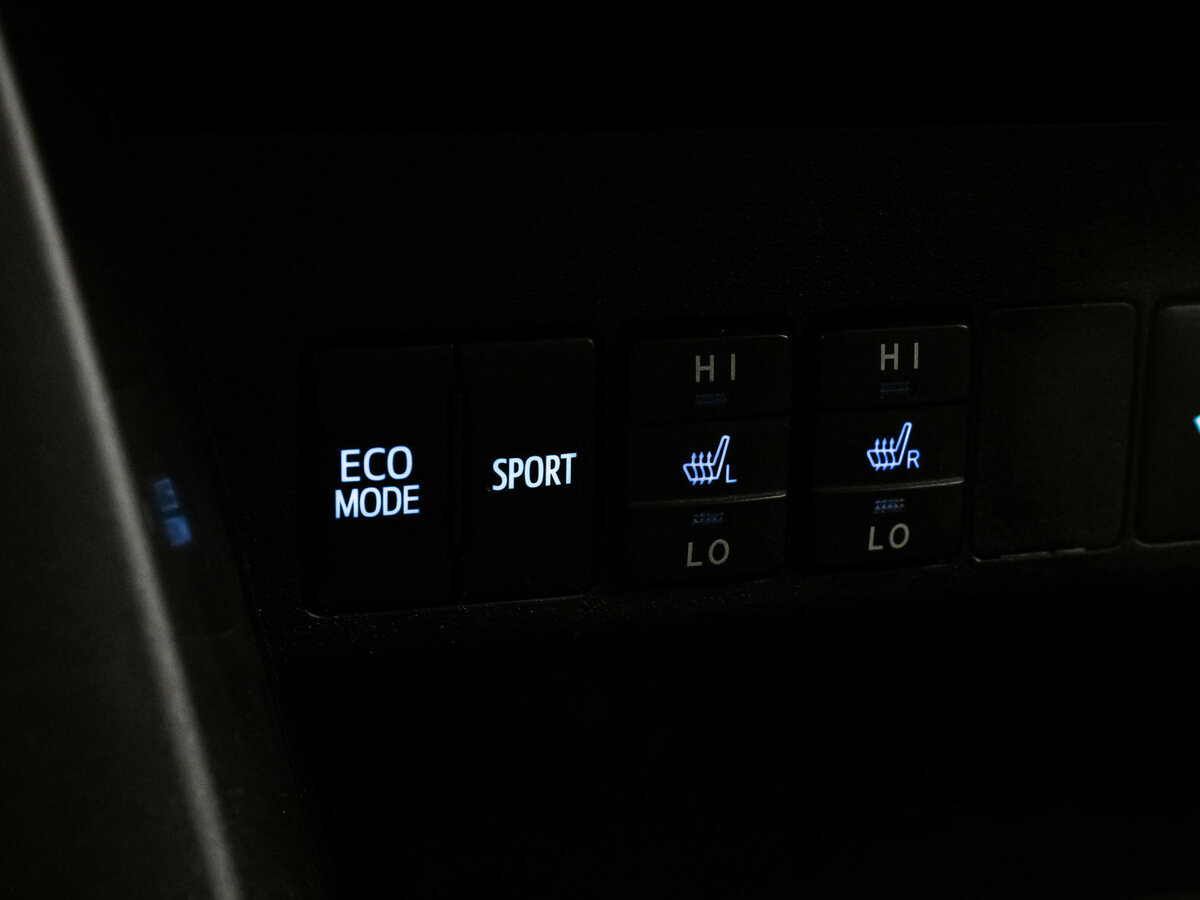 Купить Toyota RAV4 с пробегом. Фото: #12